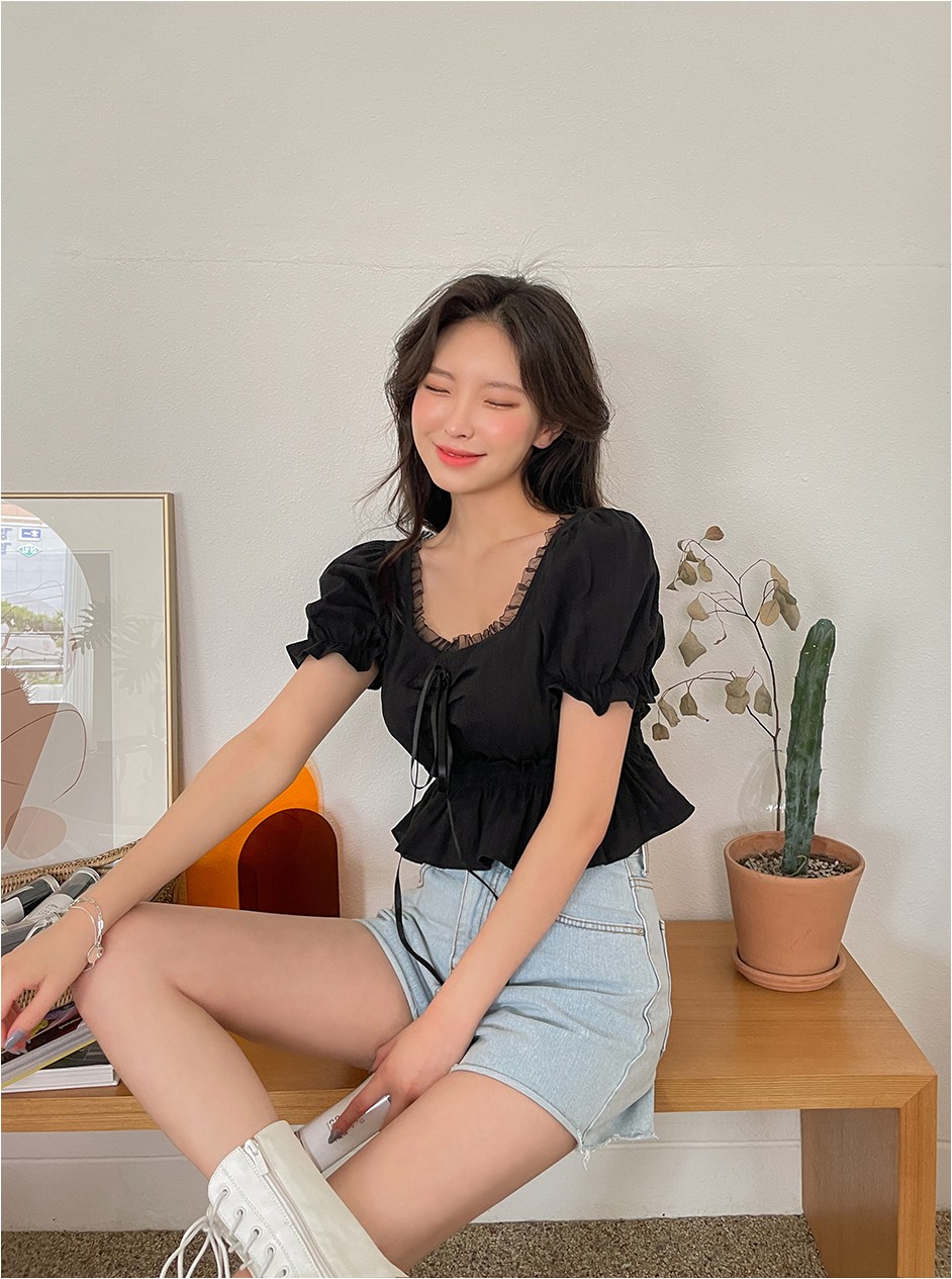 chuu Hey Knee Blouse (Short Ver) | Lace for Women | KOODING