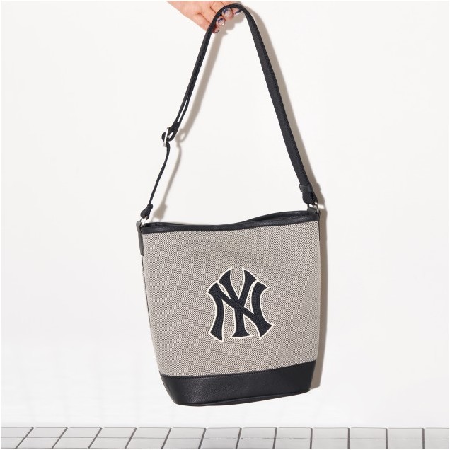 Basic Big Logo Canvas Bucket Bag NY Yankees Black
