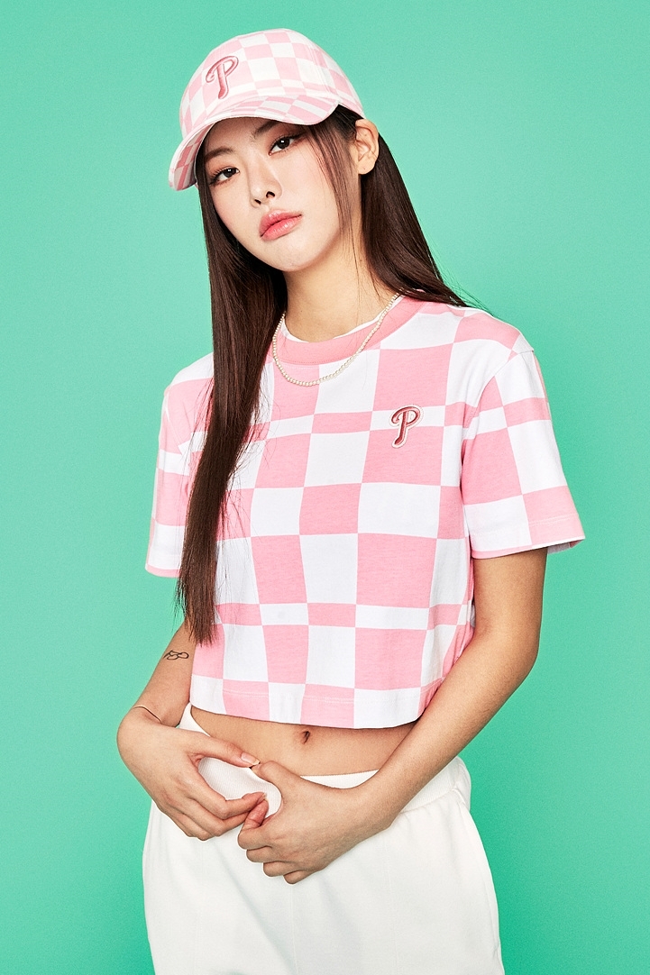 MLB Korea Checkerboard Front Pattern Crop Short Sleeve Tee Shirt Philadelphia Phillies Pink