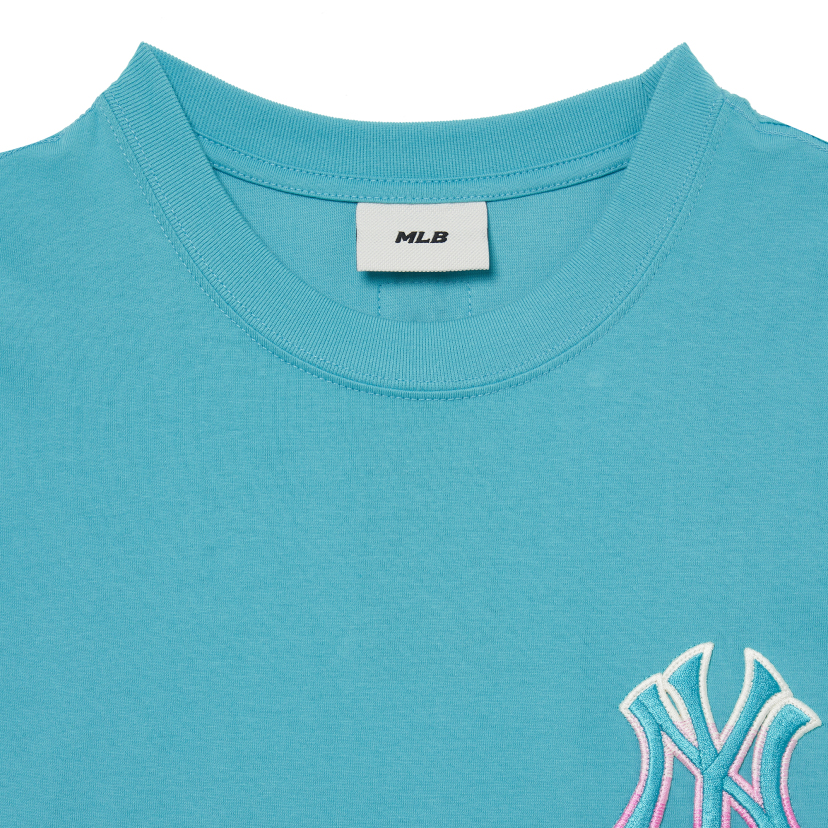 Gradation MONOGRAM Crop T-Shirt NEW YORK YANKEES blue