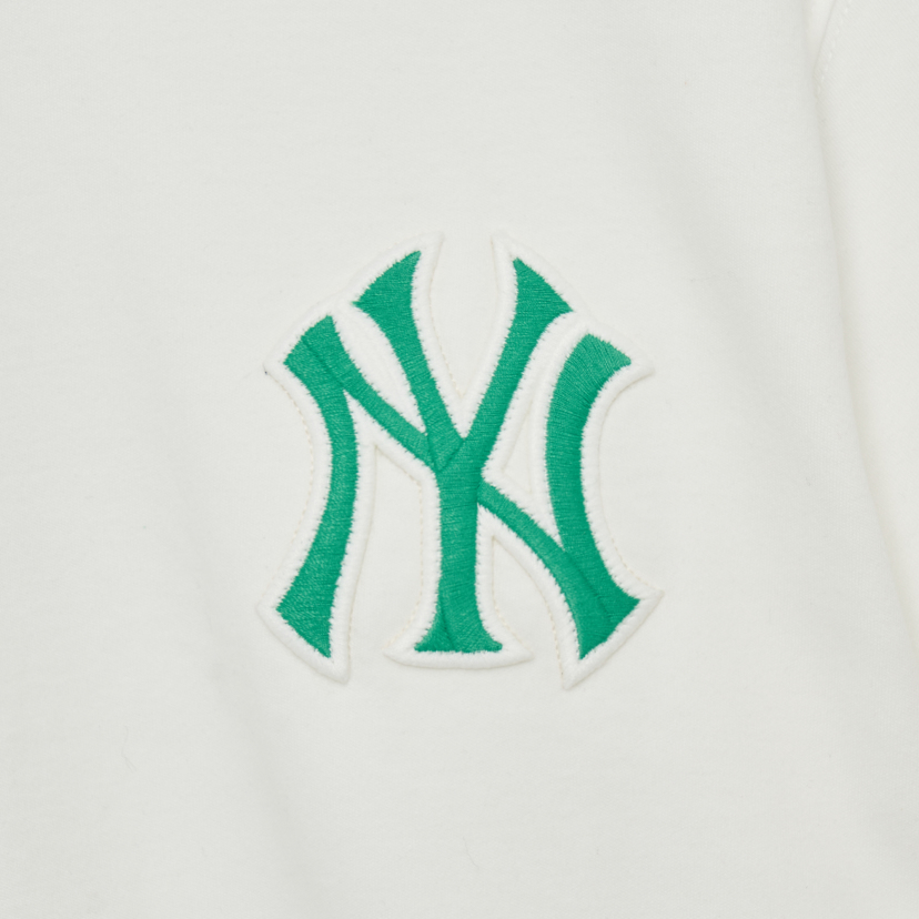 MLB Korea Unisex Basic Medium Logo Oversized Organic Short Sleeve Tee Shirt NY Yankees Ivory
