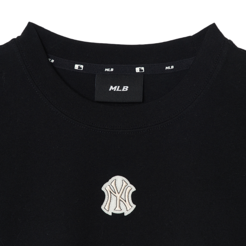 MLB Basic Middle Small Logo Crop Short Sleeve Tee Shirt NY Yankees Black, Cropped for Women