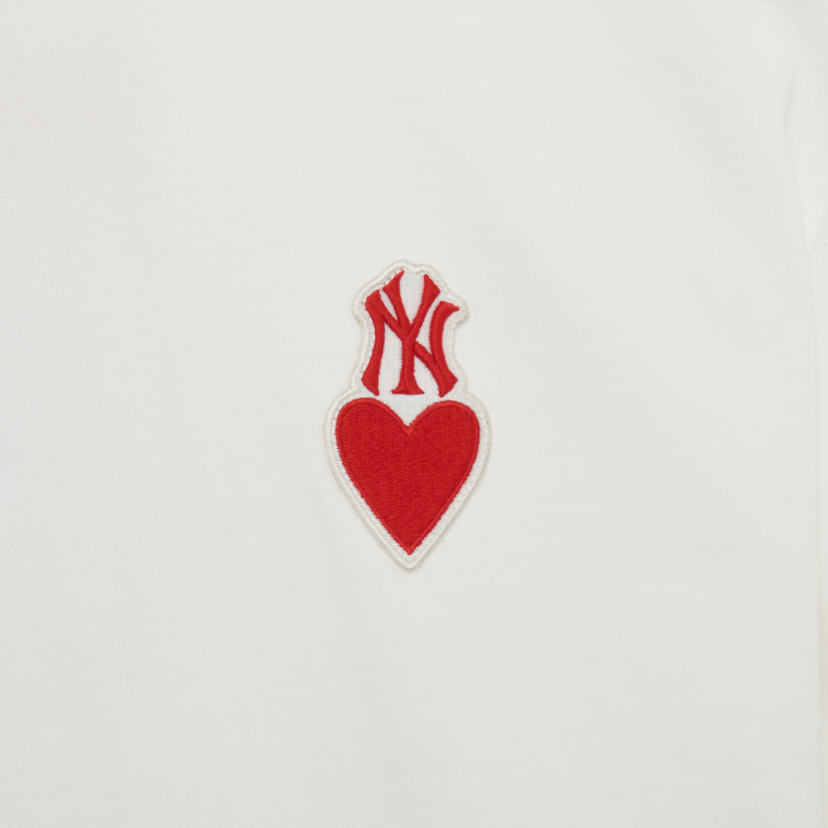 MLB Korea Unisex Basic Medium Logo Oversized Organic Short Sleeve Tee Shirt NY Yankees Ivory