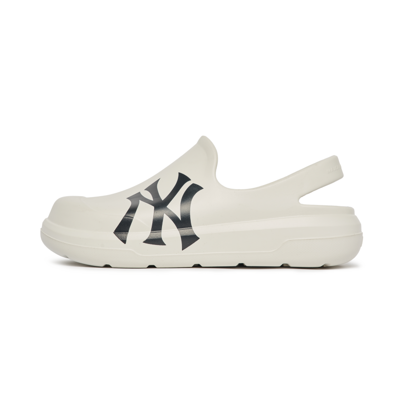 MLB Unisex Chunky Bouncer Clog Sandals NY Yankees White, Flats for Women