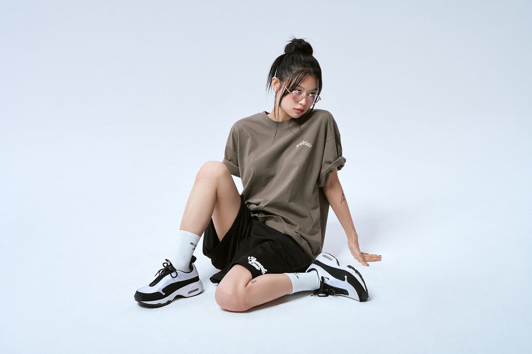 Tシャツ・カットソー ACME DE LA VIE GOLD CHAIN BEAR DOLL SHORT SLEEVE 4BUK084 acme de la vie Unisex Gold Chain Bear Doll Short Sleeve Tee