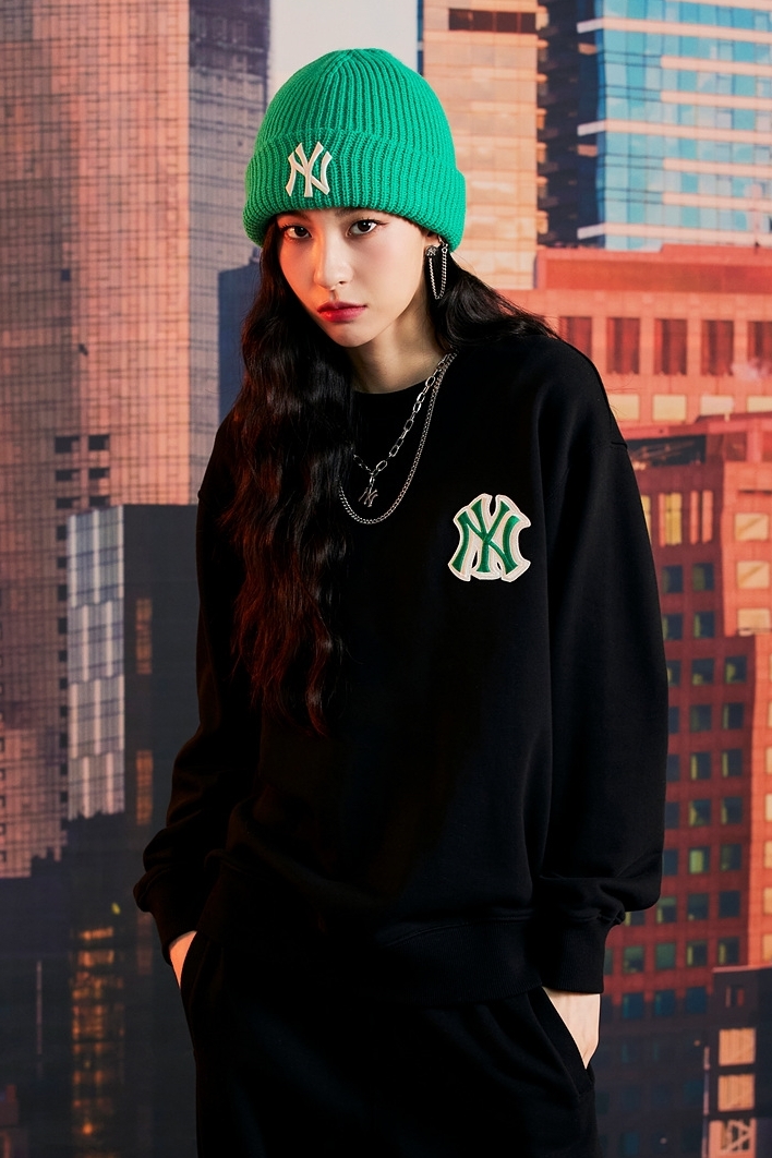 MLB KOREA black sweatshirt