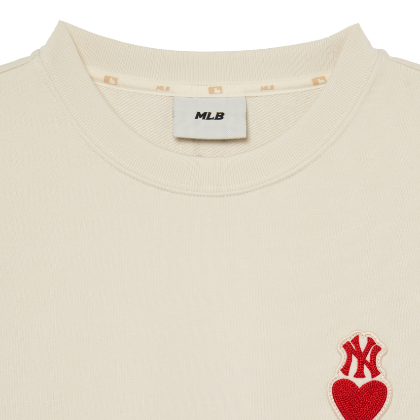 Heart Crop Sweatshirt NY Yankees Cream