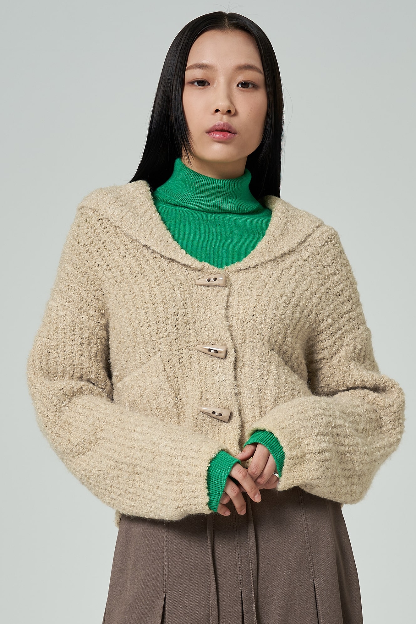 Toggle button outlet cardigan