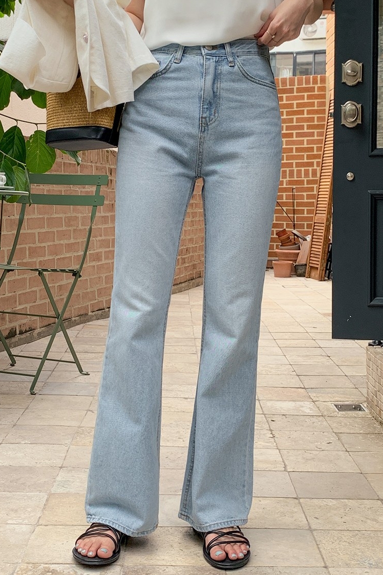TWEE Bo Boot Cut Denim Pants | Bootcut for Women | KOODING