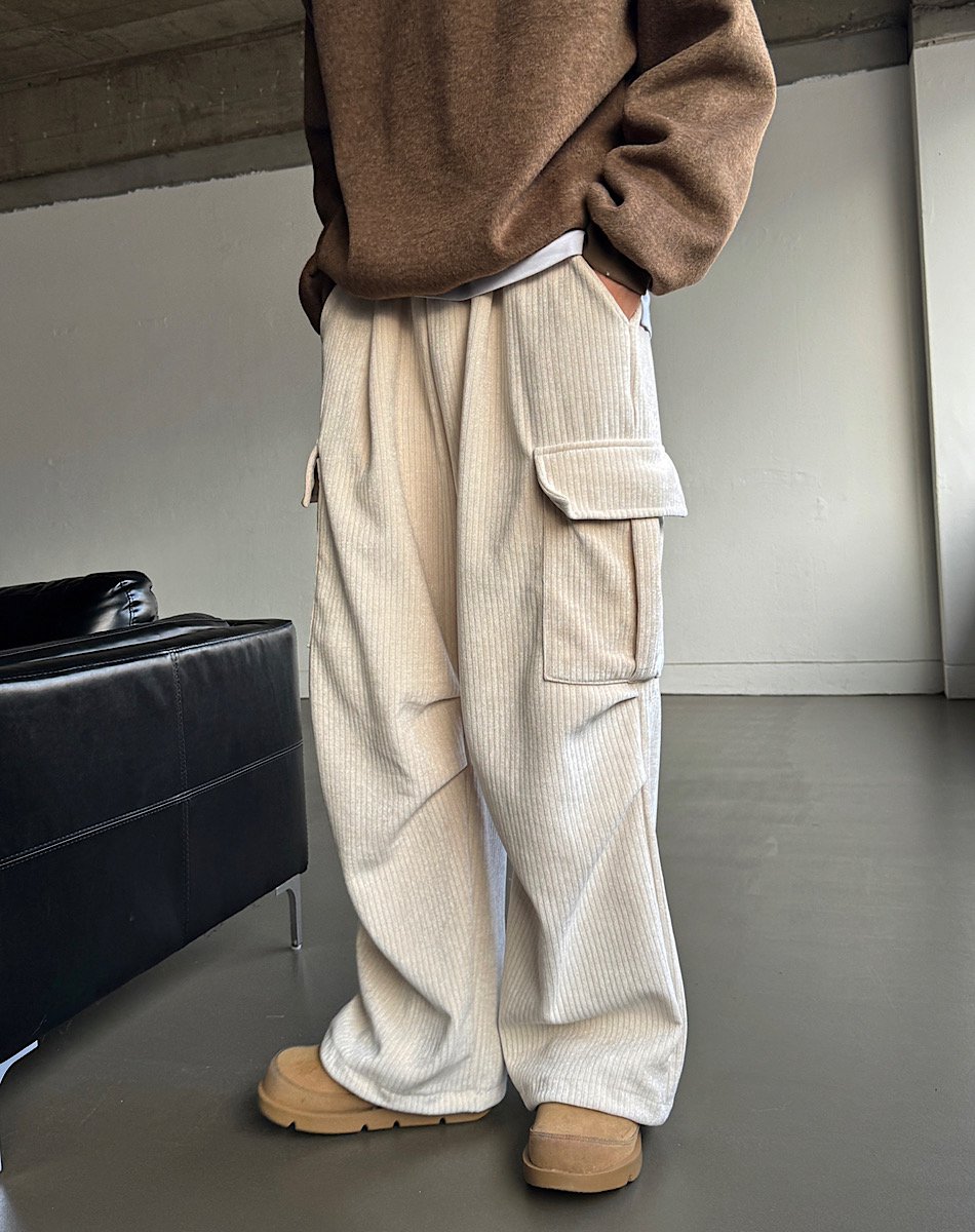 FLYDAY Aurane Velvet Corduroy Cargo Pants | KOODING