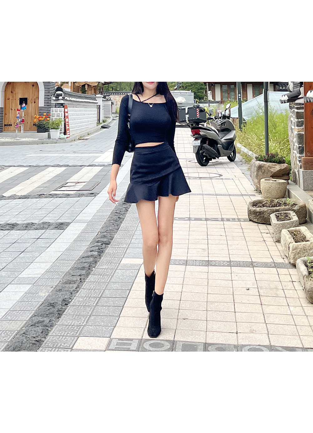 BLANC-CHIC Hot Frill Mini Skirt | KOODING
