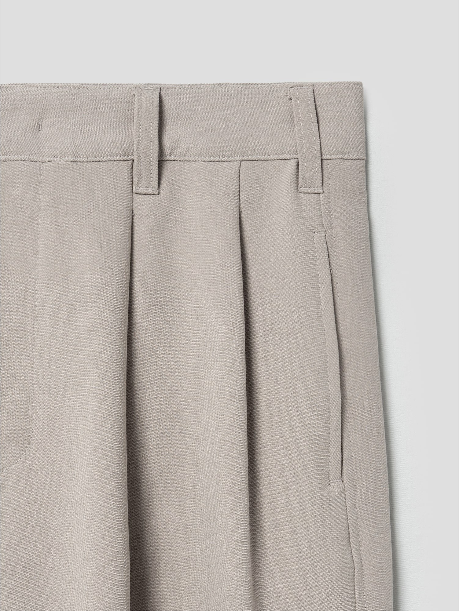 8seconds Two Tucks Wide Slacks Beige | Dress Pants for Men