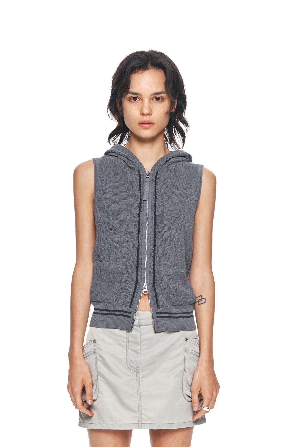 MATIN KIM HOODY POINT LOGO KNIT VEST
