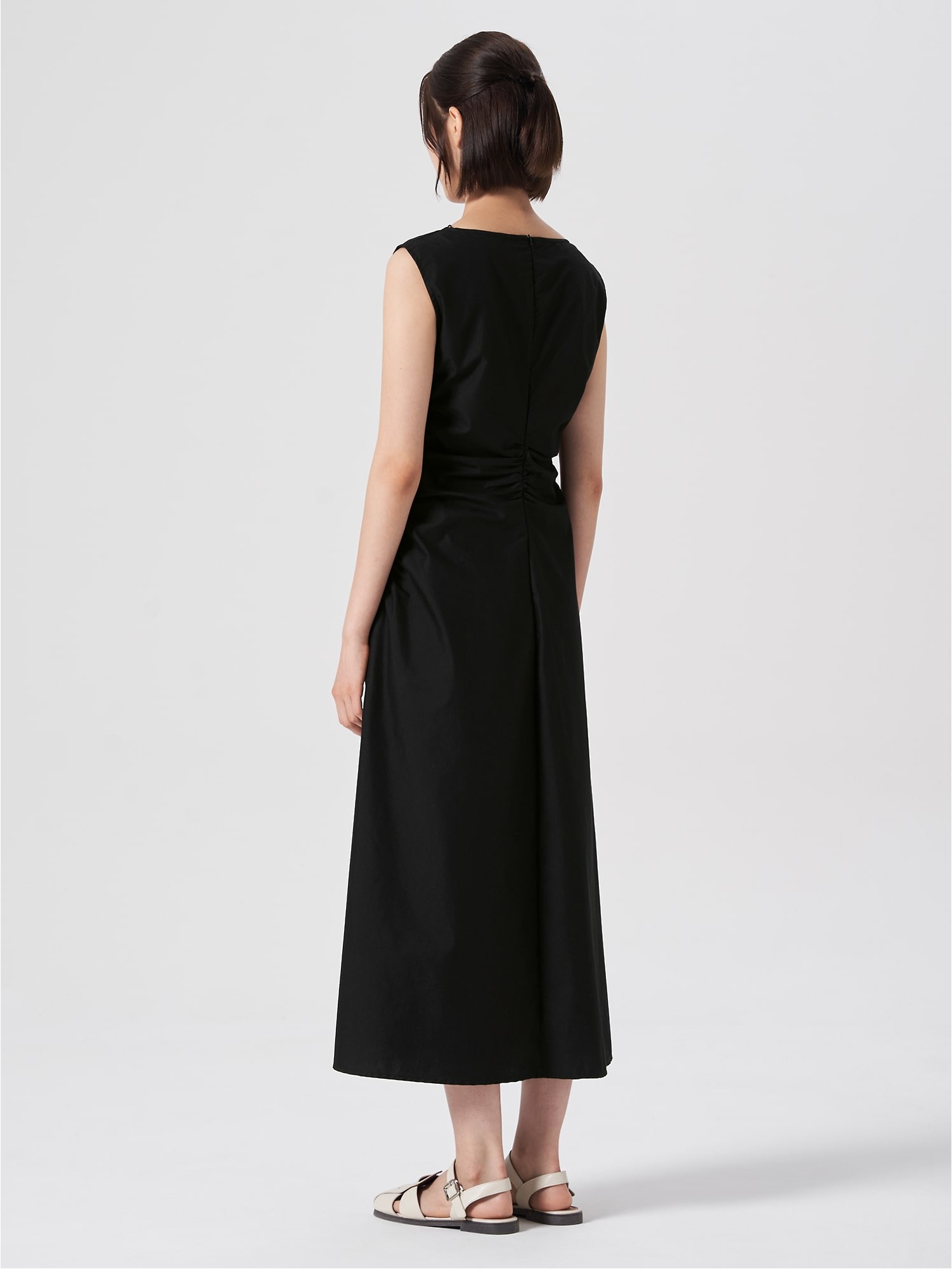 ● 8 SECONDS ● Sleeveless Side Shirring Dress 8seconds Shirred Sleeveless Dress Black | Basic Dresses for