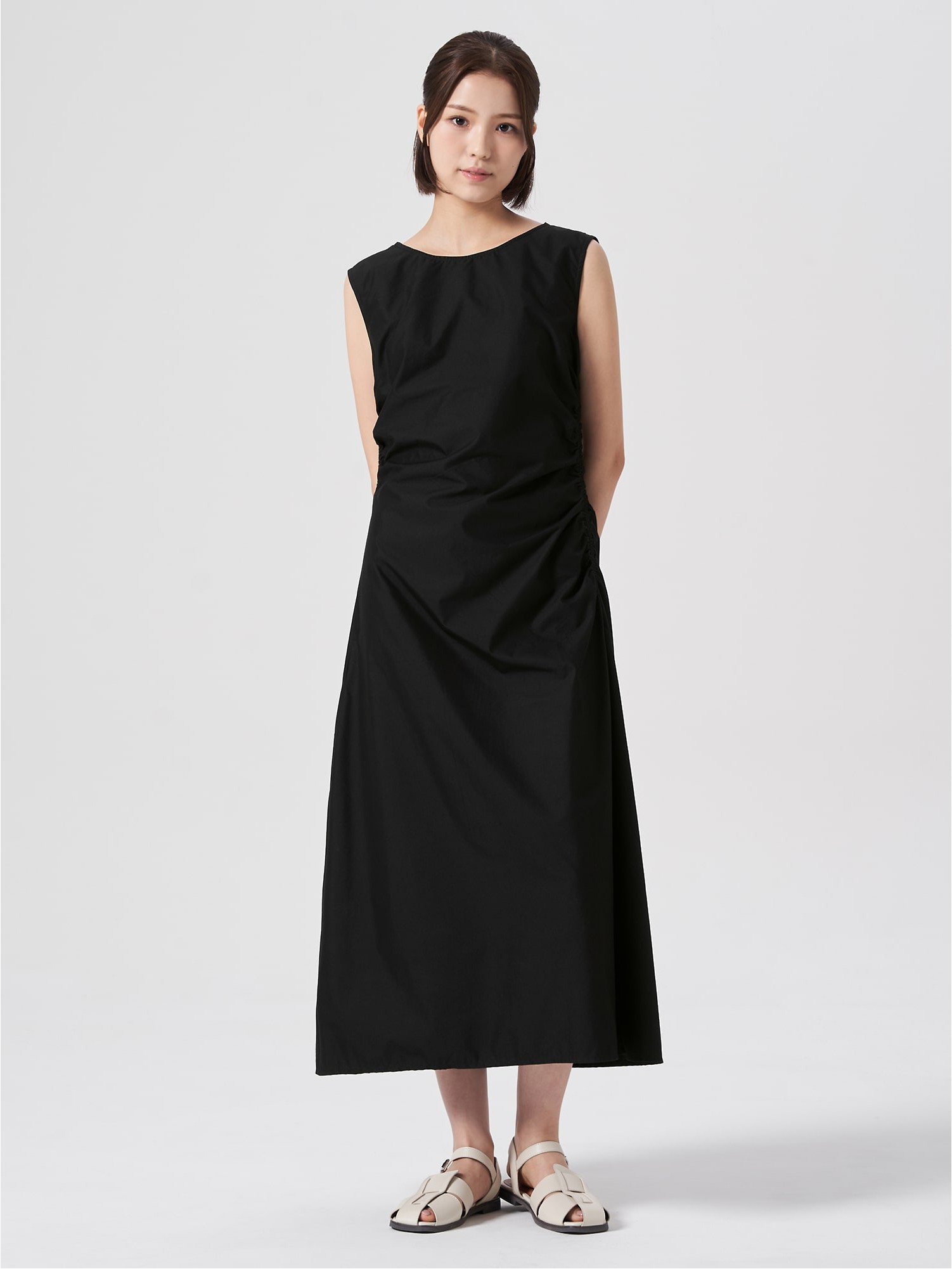 ● 8 SECONDS ● Sleeveless Side Shirring Dress 8seconds Shirred Sleeveless Dress Black | Basic Dresses for