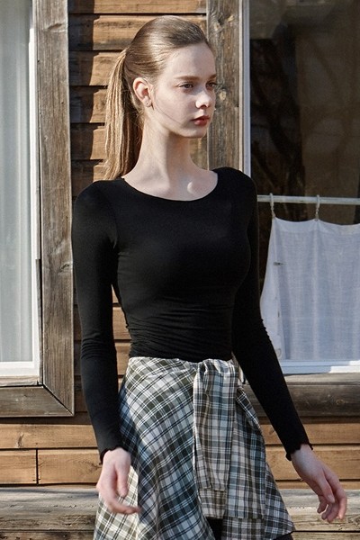 ★Matin Kim★PINTUCK LAYERED SLIM CROP TOP★大人気★ ☆Matin Kim☆PINTUCK LAYERED SLIM CROP TOP☆大人気☆