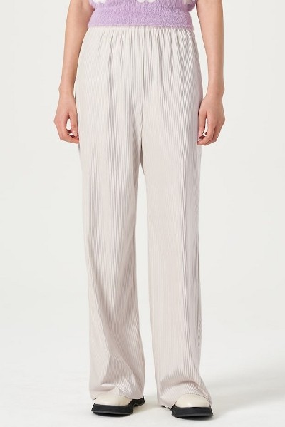 ★KIRSH★ Cherry Damage Washing Wide Fit Denim Pants Ivory CHERRY DAMAGE WASHING WIDE DENIM-FIT PANTS [IVORY] - KIRSH