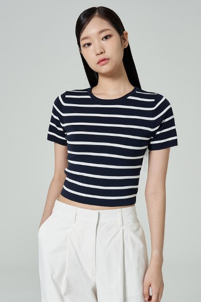KIRSH Witty Bunny Tomboy Crop Tee Shirt Navy | Basic Tees