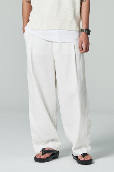 STYLEMAN Pintuck Wide Slacks | Chinos for Men | KOODING