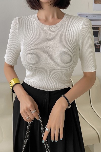 Matin Kim Matin Shade Logo Crop Top In Black | Basic Tees