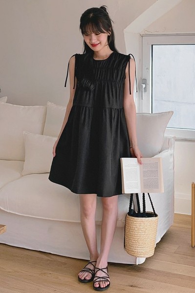 MLB Heart Short Sleeve Pique Dress NY Yankees Black | Basic