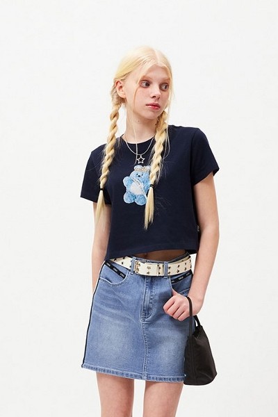 ★23FW新作★KIRSH★WITTY BUNNY CAMPING GRAPHIC CROP T-SHIRT ☆23FW新作☆KIRSH☆WITTY BUNNY CAMPING GRAPHIC CROP T-SHIRT