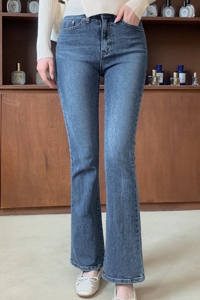 MIXXO Hem Diagonal Cut Slit Slim Boot Cut Denim Pants MIXXO Hem Diagonal Cut Slit Slim Boot Cut Denim Pants