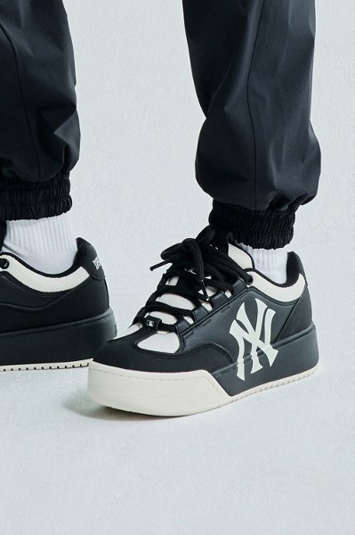 yankees shoes price
