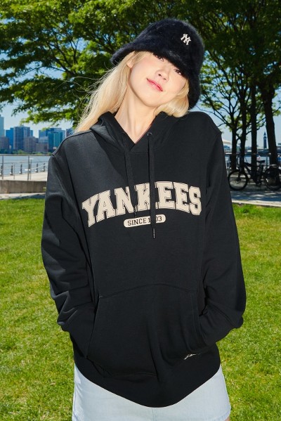 Varsity Crop Sweatshirt NY Yankees Black