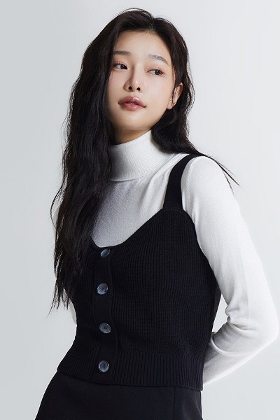 Matin Kim Matin Shade Logo Crop Top In Black | Basic Tees Matin Kim Matin Shade Logo Crop Top In Black | Basic Tees