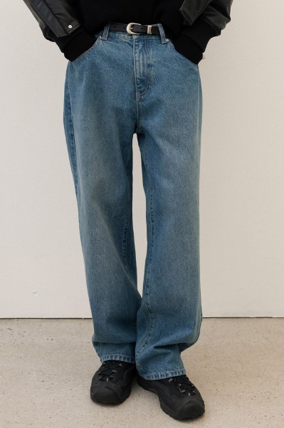 8seconds Two Tucks Wide Fit Curved Denim Pants Black | Relaxed for