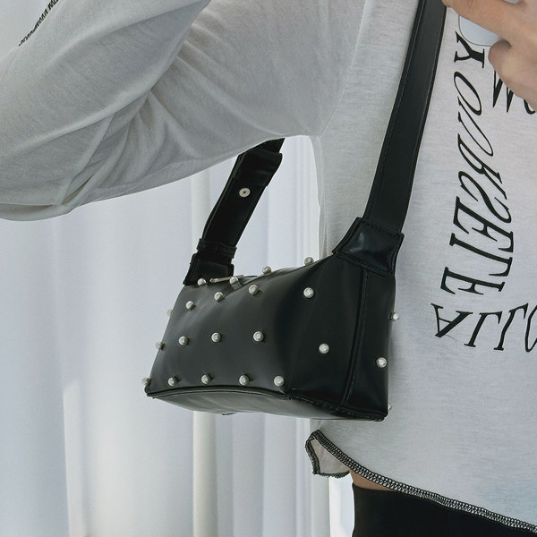 ●MLB● トレンド Nylon ホーボーバッグ BRS (L.KHAKI) Basic Nylon New Hobo Bag Boston Red Sox - MLB KOREA