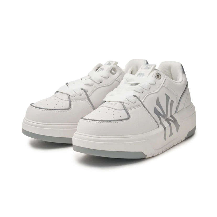 MLB Unisex Chunky Wide Strike NY Yankees White | Comfort for