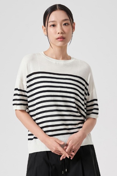 ☆KIRSH☆ Witty Bunny Tomboy Crop T-Shirt Navy KIRSH Witty Bunny Tomboy Crop Tee Shirt Navy | Basic Tees