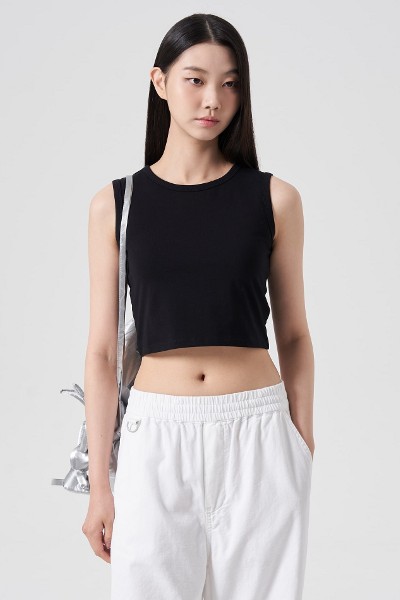 Matin Kim Sun Embroidery Graphic Top In Charcoal | Basic