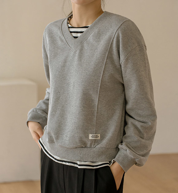 ★KIRSH★ Big Cherry Hologram Crop Sweatshirt Yellow KIRSH Big Cherry Hologram Crop Sweatshirt Yellow