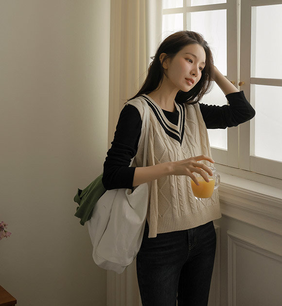 Matin Kim Hoody Point Logo Knit Vest For Women In Charcoal | Vests