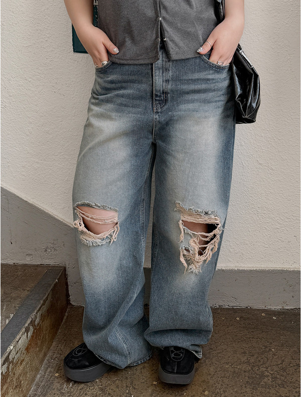 【BAON】Cocoi hidden banding wide denim pants JUSTONE Hidden Banding Embroidered Wide Jeans | KOODING