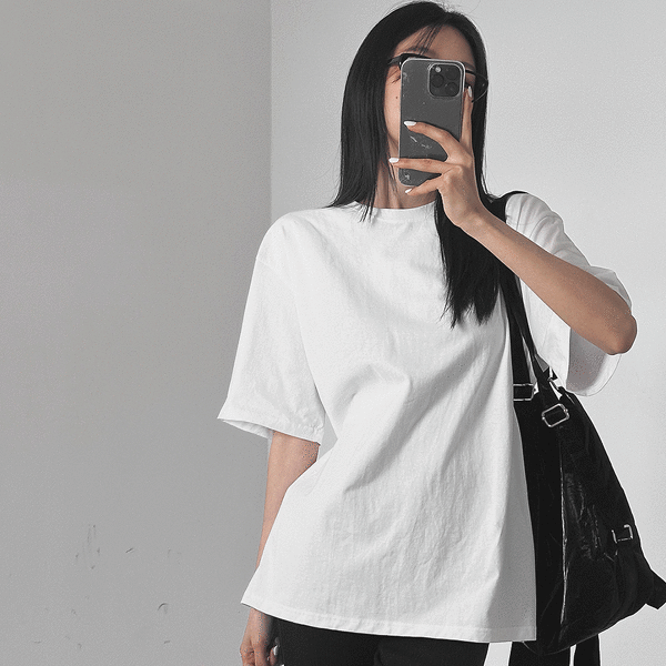 Matin Kim Matin Shade Logo Crop Top In Black | Basic Tees