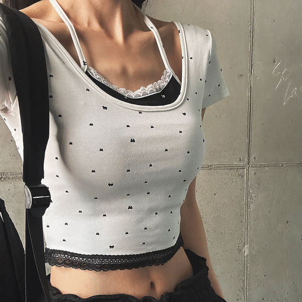●Matin Kim ●MATIN HERITAGE CROP TOP IN BLACK Matin Kim Matin Heritage Crop Top In Black | Basic Tees for